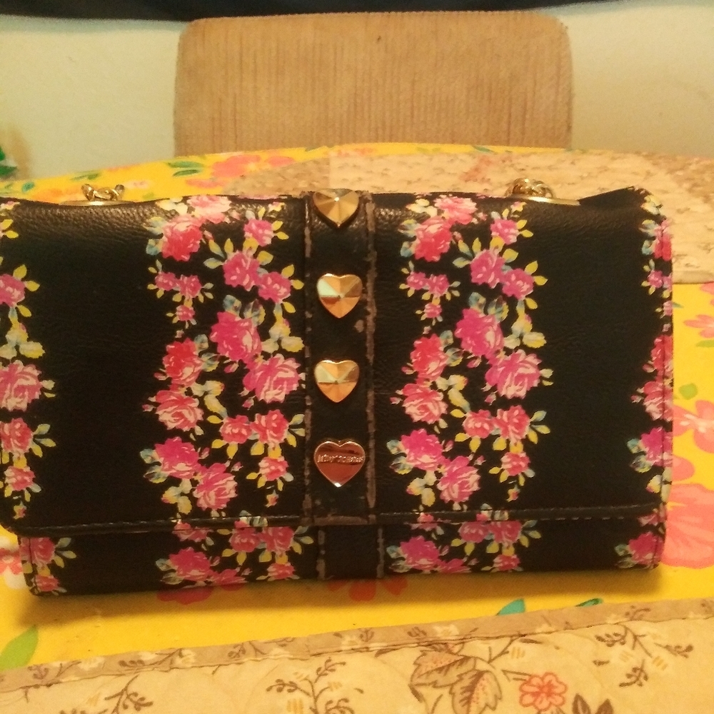 🌾Betsey Johnson Floral Wallet